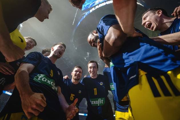 Basketball Berlin 27 05 2026 Season 2025 2026 EasyCredit BBL 1 Bundesliga Men, Men Playoffs Quarterfinals Game 5 Alba Berlin RASTA Vechta Team introduction Alba Huddle Jonas Mattisseck Alba Berlin, No 09 Martin Hermannsson Alba Berlin, No 15 Moses Wood Alba Berlin, No 11 J wan Roberts Alba Berlin, No 13 and others