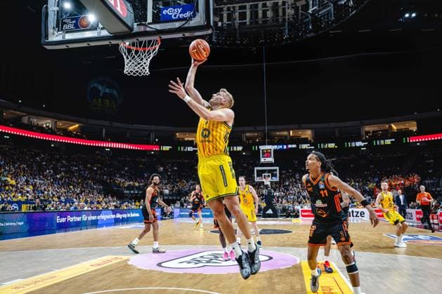 Basketball Berlin 27.05.2026 Saison 2025 2026 EasyCredit BBL 1. Bundesliga Männer, Herren Playoffs Viertelfinale Spiel 5 Alba Berlin - RASTA Vechta Sam Griesel (Alba Berlin, No.05) Alonzo Verge (Vechta, No.11)