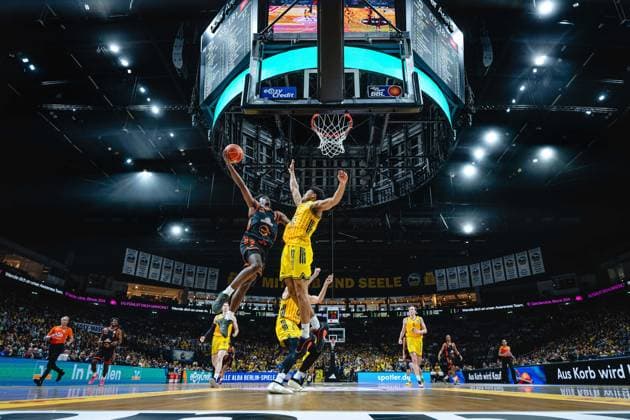 Basketball Berlin 27 05 2026 Season 2025 2026 EasyCredit BBL 1 Bundesliga Men, Men Playoffs Quarterfinals Game 5 Alba Berlin RASTA Vechta Malik Parsons Vechta, No 03 Michael Rataj Alba Berlin, No 21 Mike