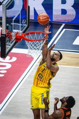 Basketball Berlin 27 05 2026 Season 2025 2026 EasyCredit BBL 1 Bundesliga Men, Men Playoffs Quarterfinals Game 5 Alba Berlin RASTA Vechta Norris Agbakoko Alba Berlin, No 17 TJ Bamba Vechta, No 05