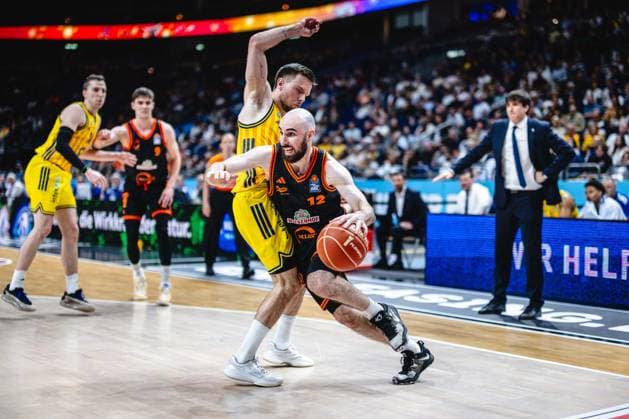 Basketball Berlin 27 05 2026 Season 2025 2026 EasyCredit BBL 1 Bundesliga Men, Men Playoffs Quarterfinals Game 5 Alba Berlin RASTA Vechta Tommy Kuhse Vechta, No 12 Martin Hermannsson Alba Berlin, No 15