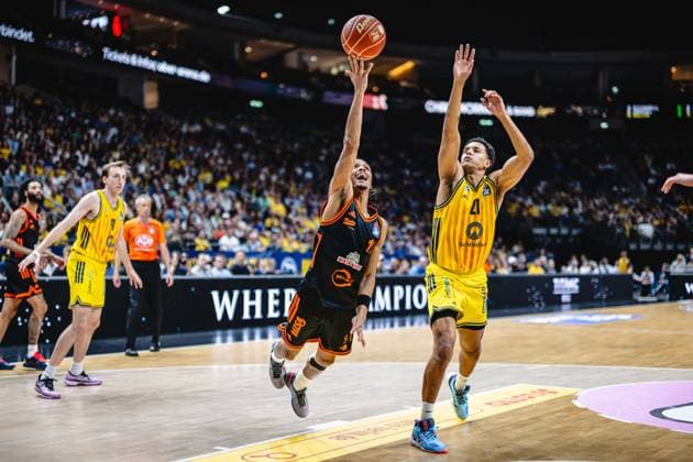 Basketball Berlin 27 05 2026 Season 2025 2026 EasyCredit BBL 1 Bundesliga Men, Men Playoffs Quarterfinals Game 5 Alba Berlin RASTA Vechta Alonzo Verge Vechta, No 11 Michael Rataj Alba Berlin, No 21 Mike