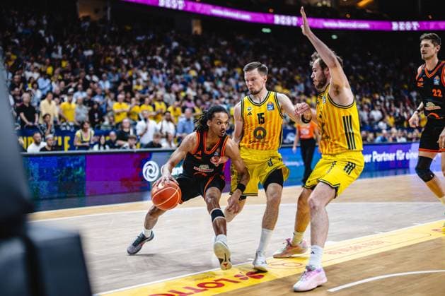 Basketball Berlin 27 05 2026 Season 2025 2026 EasyCredit BBL 1 Bundesliga Men, Men Playoffs Quarterfinals Game 5 Alba Berlin RASTA Vechta Alonzo Verge Vechta, No 11 Martin Hermannsson Alba Berlin, No 15 Malte Delow Alba Berlin, No 06