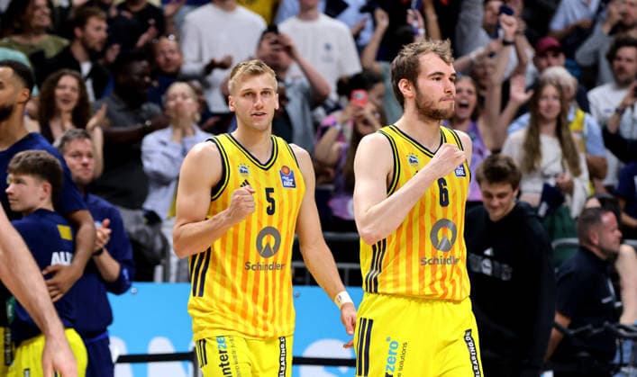 Sam Griesel, Malte Delow cheer after the end of the game Joy Emotion Sport Basketball BBL Bundesliga Mens Play Off Quarter Final 5 Game Season 2025 2026 27 05 2026 ALBA Berlin vs SC Rasta Vechta