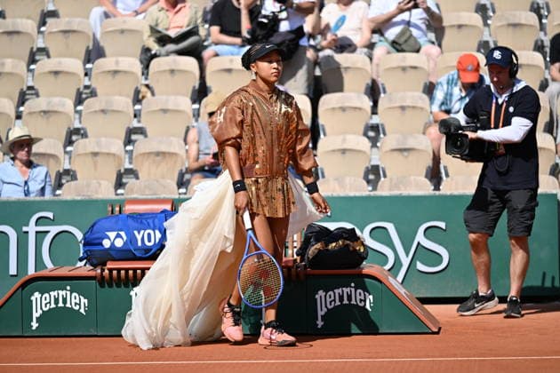 2026 French Open (Roland-Garros) - Day 5 PARIS, FRANCE - MAY 28: Naomi Osaka of Japan arrives court ahead of her match against Donna Vekic (not seen) of Croatia during the women s singles second round on day five of the 2026 French Open at Court Simonne-Mathieu in Paris, France on May 28, 2026. Mustafa Yalcin Anadolu Paris France. Editorial use only. Please get in touch for any other usage.  Copyright: x2026xAnadoluxMustafaxYalcinx