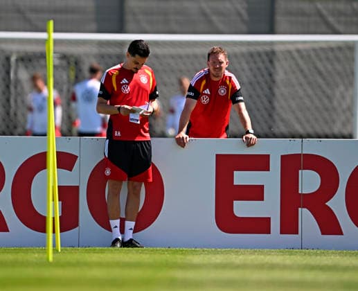 28 05 2026, Football DFB national team Germany, training camp before the World Cup in Herzogenaurach, in the home ground at ADIDAS First training session on the Adidas sports field, coach Julian Nagelsmann Germany and co-coach Benjamin Hübner Germany