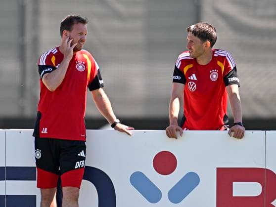 28 05 2026, Football DFB national team Germany, training camp before the World Cup in Herzogenaurach, in the home ground at ADIDAS First training session on the Adidas sports field, from left coach Julian Nagelsmann Germany and co-coach Benjamin Glück Germany