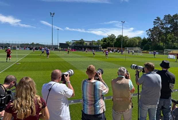 28 05 2026, Football DFB national team Germany, training camp before the World Cup in Herzogenaurach, in the home ground at ADIDAS First training session on the Adidas sports field, The photographers capture the action And also television crews