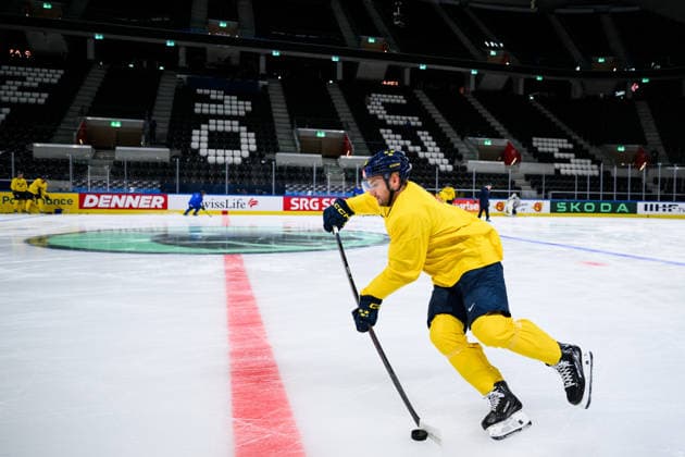 260528 Erik Brännström of Sweden at a practice session during the 2026 IIHF Ice Hockey World Championship on May 28, 2026 in Zurich Photo Jesper Zerman BILDBYRAN kod JZ JZ0734 ishockey ice hockey ishockey vm 2026 vm 2026 iihf world championship träning practice sverige sweden day 14 bbeng  Copyright: JESPERxZERMAN BB260528JZ017