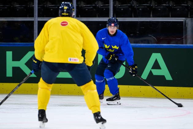260528 Ivar Stenberg of Sweden at a practice session during the 2026 IIHF Ice Hockey World Championship on May 28, 2026 in Zurich Photo Jesper Zerman BILDBYRAN kod JZ JZ0734 ishockey ice hockey ishockey vm 2026 vm 2026 iihf world championship träning practice sverige sweden day 14 bbeng  Copyright: JESPERxZERMAN BB260528JZ034