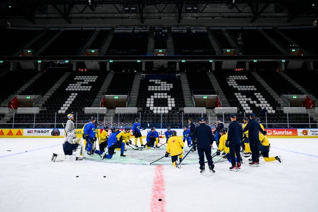 260528 Players of Sweden at a practice session during the 2026 IIHF Ice Hockey World Championship on May 28, 2026 in Zurich Photo Jesper Zerman BILDBYRAN kod JZ JZ0734 ishockey ice hockey ishockey vm 2026 vm 2026 iihf world championship träning practice sverige sweden day 14 bbeng  Copyright: JESPERxZERMAN BB260528JZ037