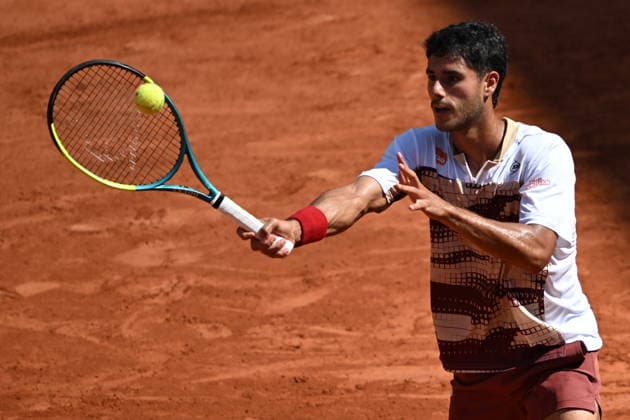 2026 French Open (Roland-Garros) - Day 5 PARIS, FRANCE - MAY 28: Adolfo Daniel Vallejo of Paraguay competes against Moise Kouame (not seen) of France during the men s singles second round on day five of the 2026 French Open in Paris, France on May 28, 2026. Burak Akbulut Anadolu Paris France. Editorial use only. Please get in touch for any other usage.  Copyright: x2026xAnadoluxBurakxAkbulutx