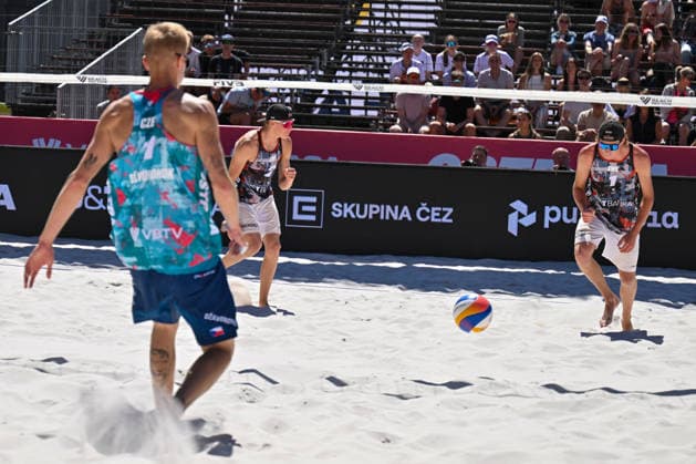 Jacob Holting Nilsson (right), Elmer Andersson (cente) of Sweden and Matyas Dzavoronok (left), Jakub Sepka of Czech Republic in action during the match at the Pro Tour, Beach volleyball, Beachvolleyball tournament of Elite category, Ostrava, Czech Republic, May 28, 2026. (CTKxPhoto JaroslavxOzana) CTKPhotoP2026052804054  CTKPhotoP2026052804054