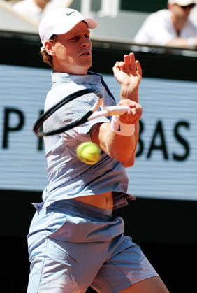 TENNIS - French Open 2026 PARIS,FRANCE,28.MAY.26 - TENNIS - ATP, Tennis Herren World Tour, French Open, Roland Garros, Grand Slam. Image shows Jannik Sinner (ITA).  GEPAxpictures xMatthiasxHauer