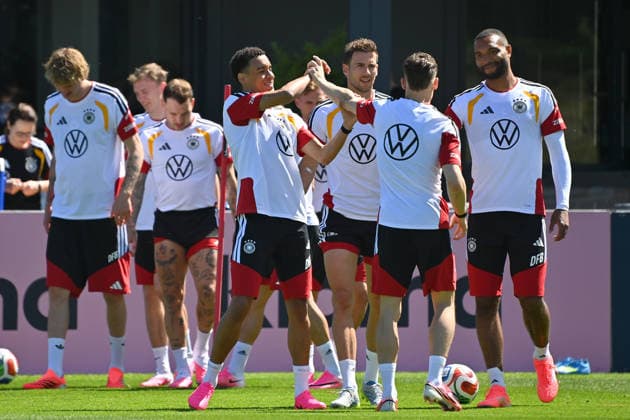Jamal MUSIALA GER jokes with Florian WIRTZ GER German national football team, World Cup preparation, training camp in Herzogenaurach on 28 05 2026