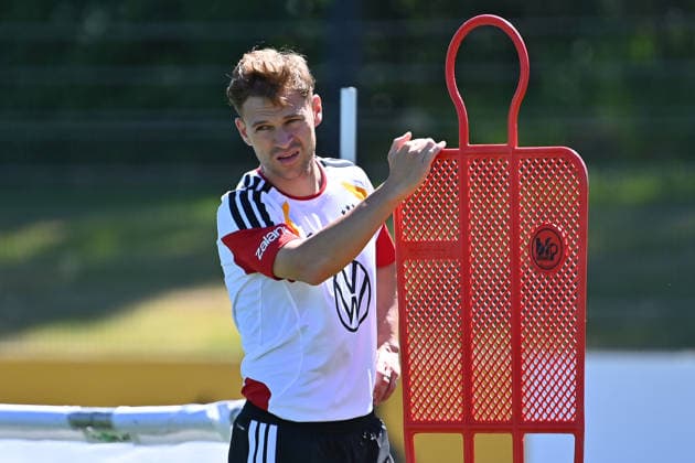 Joshua KIMMICH GER , action,single image,cropped single motif,half figure,half figure German national soccer team,World Cup preparation, training camp in Herzogenaurach on 28 05 2026