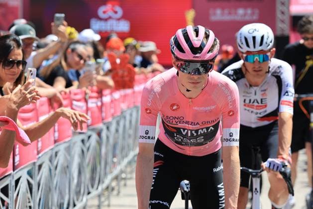 Giro d Italia 2026 UCI Cycling race - Stage 17 Pierre Teyssot MAXPPP ; Giro d Italia 2026 UCI Cycling race - Stage 17. Fai della Paganella, Italy on May 28, 2026. Stage 18h of 171 km from Fai della Paganella to Pieve di Soligo. Jonas Vingegaard (DEN) Team Visma Lease a Bike Pierre Teyssot Maxppp Fai della Paganella Trentino South Tyrol Italy  Copyright: xMAXPPPxPierrexTeyssotx TEY36621 TEY36621