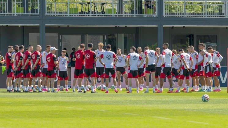 Team circle before training at the Home Ground Herzogenaurach during World Cup preparation, Herzogenaurach, Germany, on May 28, 2026 during training at the Home Ground Herzogenaurach during World Cup preparation, Herzogenaurach, Germany, on May 28, 2026 Copyright: HMBxMedia xHeikoxBecker
