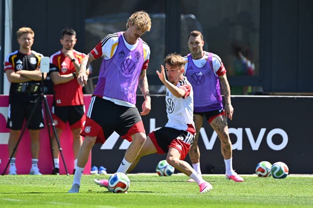 Nick WOLTEMADE GER , Lennart KARL GER , action,duel German national football team,World Cup preparation, training camp in Herzogenaurach on 28 05 2026