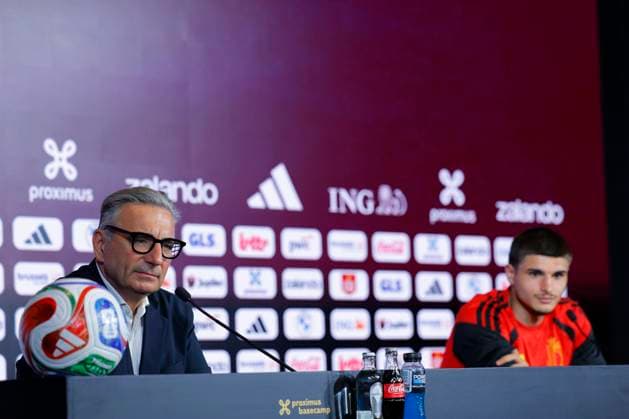 Red Devils press conference, PK, Pressekonferenz TUBIZE, BELGIUM - MAY 28 : Steegen David Sports Communication Director of Royal Belgian Football Federation and Fernandez-Pardo Matias forward of Belgium during a press conference at the Proximus Base Camp prior to the World Cup pictured on May 28, 2026 in Tubize, Belgium, 28-05-26 Tubize Belgium  Copyright: xXpix