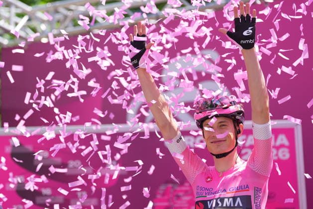 Denmark™s Jonas Vingegaard Hansen of Team Visma Lease A Bike pink jersey during Stage 18 of the Giro d™Italia from Fai della Paganella - Pieve di Soligo Italy, Thursday May 28, 2026  Copyright: xSimonexSpada LaPressex