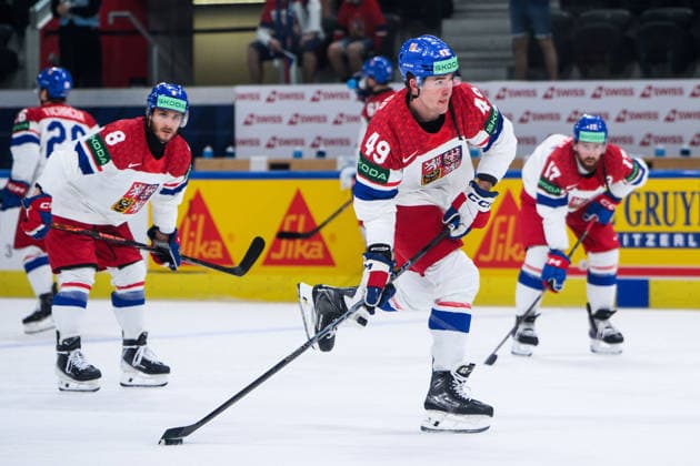 260528 Jaroslav Chmelar of Czech Republic ahead of the 2026 IIHF Ice Hockey World Championship quarterfinal match between Finland and Czech Republic on May 28, 2026 in Zurich Photo Jesper Zerman BILDBYRAN kod JZ JZ0735 ishockey ice hockey ishockey vm 2026 vm 2026 iihf world championship finland czech republic bbeng finland  Copyright: JESPERxZERMAN BB260528JZ045