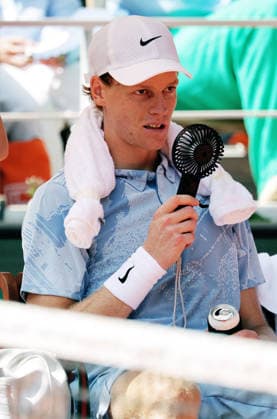 TENNIS - French Open 2026 PARIS,FRANCE,28.MAY.26 - TENNIS - ATP, Tennis Herren World Tour, French Open, Roland Garros, Grand Slam. Image shows Jannik Sinner (ITA).  GEPAxpictures xMatthiasxHauer