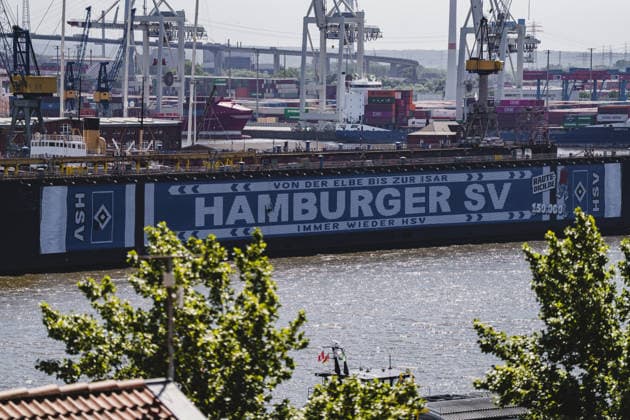 Football, 1st BL, Hamburger SV, HSV XXL banner at Dock 11 in Hamburg harbour