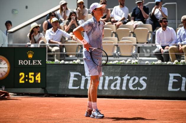 May 28, 2026, Paris, France, France: Jannik SINNER of Italy looks dejected during the fifth day of the Roland-Garros 2026, French Open 2026, Grand Slam tennis tournament at Roland-Garros Stadium on May 28, 2026 in Paris, France. Roland Garros 2026 - Day 5  - ZUMAm308 20260528_zsp_m308_013 Copyright: xMatthieuxMirvillex