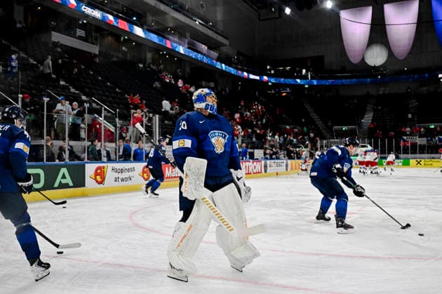 LKS 20260528 Joonas Korpisalo of Finland warms up ahead of the 2026 IIHF Ice hockey, Eishockey World Championships quarterfinal match between Finland and Czechia in Zurich on May 28, 2026. - RONI REKOMAA Zürich Switzerland jstjV3vOyfU  Copyright: xRonixRekomaax jstjV3vOyfU