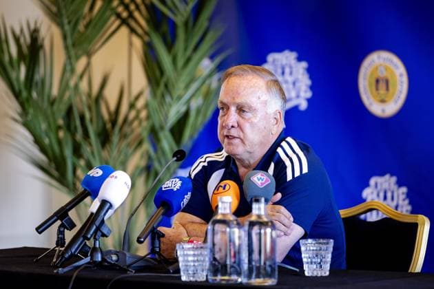 NOORDWIJK - Curacao national coach Dick Advocaat during a press conference, PK, Pressekonferenz of the Curacao national team, Nationalteam The players are preparing for the World Cup at SJC Noordwijk under the leadership of national coach Dick Advocaat. ROBIN VAN LONKHUIJSEN ANP xVIxANPxSportx xxANPxIVx 559521503 originalFilename: 559521503.jpg