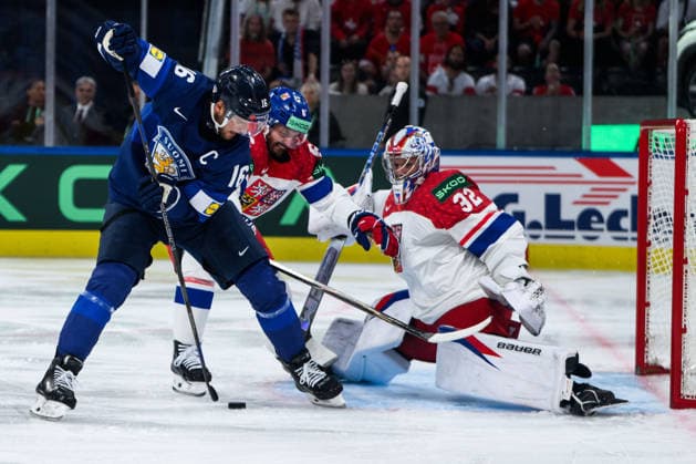 260528 Alexander Barkov of Finland and Michal Kempny and goaltender Josef Korenar of Czech Republic during the 2026 IIHF Ice Hockey World Championship quarterfinal match between Finland and Czech Republic on May 28, 2026 in Zürich Photo Jesper Zerman BILDBYRAN kod JZ JZ0735 ishockey ice hockey ishockey vm 2026 vm 2026 iihf world championship finland czech republic bbeng finland  Copyright: JESPERxZERMAN BB260528JZ047