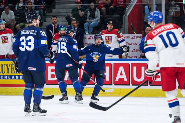 260528 Sakari Manninen of Finland celebrates after 1 0 during the 2026 IIHF Ice Hockey World Championship quarterfinal match between Finland and Czech Republic on May 28, 2026 in Zürich Photo Jesper Zerman BILDBYRAN kod JZ JZ0735 ishockey ice hockey ishockey vm 2026 vm 2026 iihf world championship finland czech republic bbeng jubel celebrates finland  Copyright: JESPERxZERMAN BB260528JZ051