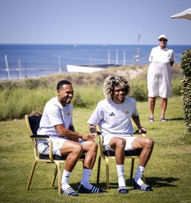 NOORDWIJK - Kenji GorrÃ and Tahith Chong of Curacao during a press conference, PK, Pressekonferenz of the Curacao national team, Nationalteam The players are preparing for the World Cup at SJC Noordwijk under the guidance of national coach Dick Advocaat. ROBIN VAN LONKHUIJSEN ANP xVIxANPxSportx xxANPxIVx 559522918 originalFilename: 559522918.jpg