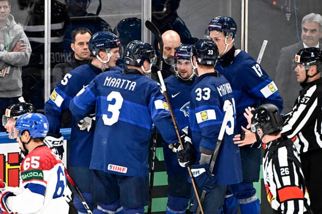 LKS 20260528 Finnish players celebrate the team s opening goal by Sakari Manninen (C) during the 2026 IIHF Ice hockey, Eishockey World Championships quarterfinal match between Finland and Czechia in Zurich on May 28, 2026. - RONI REKOMAA Zürich Switzerland XIjrKZ9ieio  Copyright: xRonixRekomaax XIjrKZ9ieio