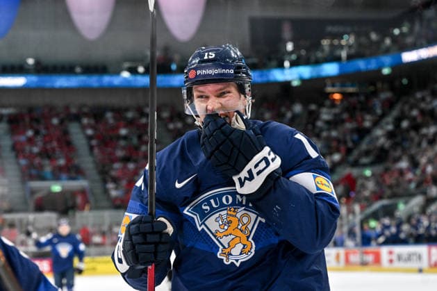 ZURICH, SWITZERLAND MAY 28 Anton Lundell of Finland celebrates his goal during the 2026 IIHF Ice Hockey World Championship Switzerland game between Finland and Czechia at Swiss Life Arena on May 28, 2026 in Zurich, Zurich Zurich Swiss Life Arena Zurich Switzerland Copyright: xJustPictures.ch AndreaxBrancax jp-en-EuSpIm-JP7_ANB_FinCze_28052026_0294