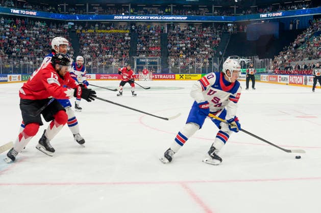 FRIBOURG, SWITZERLAND MAY 28 James Hagens of United States R in action during the 2026 IIHF Ice Hockey World Championship Switzerland game between Canada and USA at BCF Arena on May 28, 2026 in Fribourg, Fribourg Fribourg BCF Arena Fribourg Switzerland Copyright: xJustPictures.ch JarixPestelaccix jp-en-EuSpIm-JP6_JAR_Canada_USA_28May2026_00050