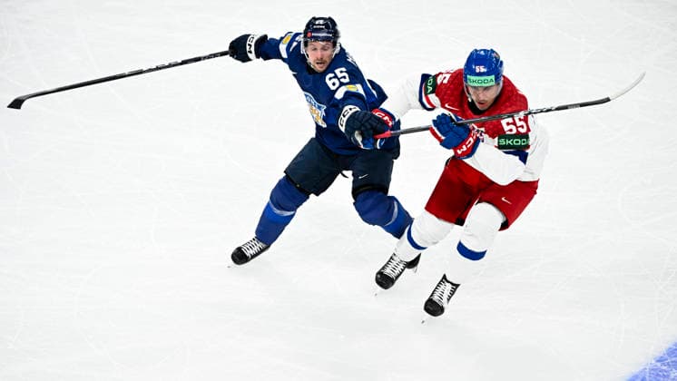LKS 20260528 Sakari Manninen (L) of Finland vies with Libor Hajek of Czechia during the 2026 IIHF Ice hockey, Eishockey World Championships quarterfinal match between Finland and Czechia in Zurich on May 28, 2026. - RONI REKOMAA Zürich Switzerland Vnq14rZ_5sI  Copyright: xRonixRekomaax Vnq14rZ_5sI