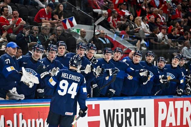 LKS 20260528 Konsta Helenius of Finland celebrates with his team after scoring 3-0 for Finland during the 2026 IIHF Ice hockey, Eishockey World Championships quarterfinal match between Finland and Czechia in Zurich on May 28, 2026. - RONI REKOMAA Zürich Switzerland iZGzKUdxQBc  Copyright: xRonixRekomaax iZGzKUdxQBc