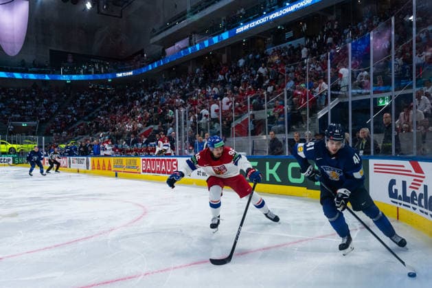 ZURICH, SWITZERLAND - MAY 28: David Tomasek (Czechia, 96) in the battle for the puck with Ville Hainola (Finland, 41) during the Quarter Finals - Match 57 between Finland and Czechia at the IIHF Ice hockey, Eishockey World Championship, WM, Weltmeisterschaft 2026, Swiss Life Arena on May 28, 2026 in Zurich, Switzerland. Zurich Switzerland Copyright: xTimoxSteinx