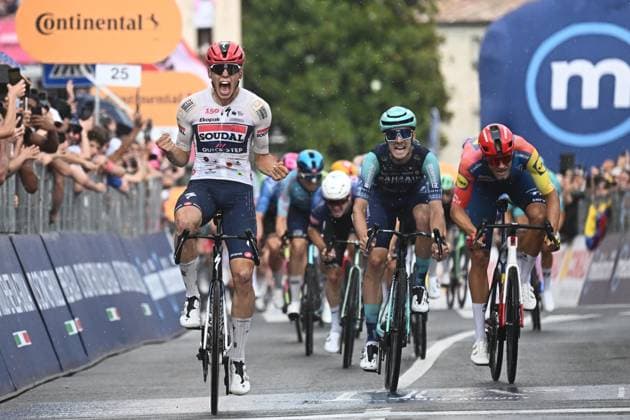 May 28, 2026, Pieve Di Soligo, ITALY: French Paul Magnier of Soudal Quick-Step Team, celebrates after crossing the finish line and win the 18th stage of the 109 Giro d Italia 2026, over 171 km from Fai Della Paganella to Pieve di Soligo, Italy, 28 may 2026. ANSA LUCA ZENNARO. Giro D Italia Cycling Tour - Stage 18  - ZUMAa110 20260528_zaf_a110_003 Copyright: xLucaxZennarox