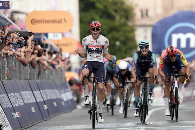 France™s Paul Magnier of Soudal Quick-Step winner of the stage on the finish line during Stage 18 of the Giro d™Italia, from Fai della Paganella to Pieve di Soligo, Italy - Thursday May 28, 2026.  Copyright: xMassimoxPaolonex xLaPressex