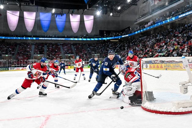 ZURICH, SWITZERLAND MAY 28 Jesse Puljujarvi of Finland tries to score against goalkeeper Josef Korenar of Czechia during the 2026 IIHF Ice Hockey World Championship Switzerland game between Finland and Czechia at Swiss Life Arena on May 28, 2026 in Zurich, Zurich Zurich Swiss Life Arena Zurich Switzerland Copyright: xJustPictures.ch AndreaxBrancax jp-en-EuSpIm-JP7_ANB_FinCze_28052026_4908