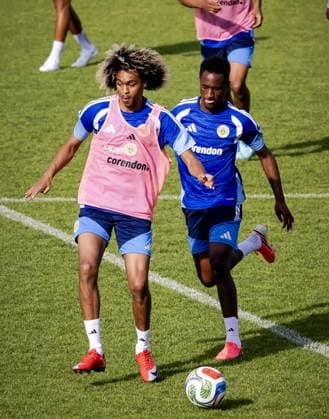 NOORDWIJK - Tahith Chong and Kevin Felida during a training session of the Curacao national team, Nationalteam The players are preparing for the World Cup at SJC Noordwijk under the guidance of national coach Dick Advocaat. ROBIN VAN LONKHUIJSEN ANP xVIxANPxSportx xxANPxIVx 559536808 originalFilename: 559536808.jpg