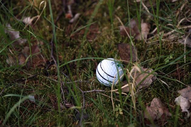 KITZBUEHEL, AUSTRIA - MAY 28: Ball in the grass at the Austrian Alpine Open presented by Kitzbuehel Tirol, DP World TOUR, Round 1 on May 28, 2026 in Kitzbuehel, Austria.DP World Tour Austrian Alpine Open, Kitzbuehel, 28.05.2026 Tirol Austria Copyright: xPhotographer:xNilsxKoepkex