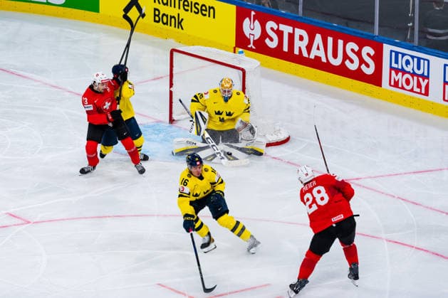 ZURICH, SWITZERLAND - MAY 28: Magnus Hellberg (Sweden, 45) keeping the shot from Timo Meier (Switzerland, 28) during the Quarter Finals - Match 59 between Switzerland and Sweden at the IIHF Ice hockey, Eishockey World Championship, WM, Weltmeisterschaft 2026, Swiss Life Arena on May 28, 2026 in Zurich, Switzerland. Zurich Switzerland Copyright: xTimoxSteinx