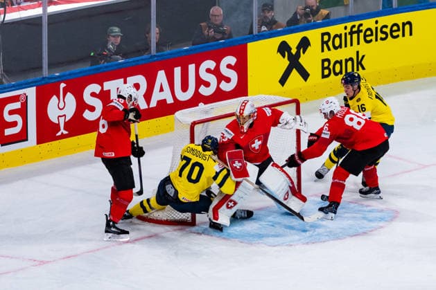 ZURICH, SWITZERLAND - MAY 28: Oskar Sundqvist (Sweden, 70) during his nit given footgoal during the Quarter Finals - Match 59 between Switzerland and Sweden at the IIHF Ice hockey, Eishockey World Championship, WM, Weltmeisterschaft 2026, Swiss Life Arena on May 28, 2026 in Zurich, Switzerland. Zurich Switzerland Copyright: xTimoxSteinx