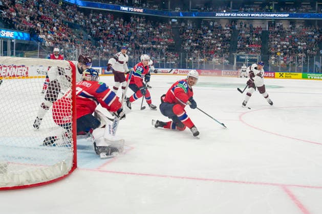 FRIBOURG, SWITZERLAND MAY 28 Oskars Cibulskis of Latvia R in action during the 2026 IIHF Ice Hockey World Championship Switzerland game between Norway and Latvia at BCF Arena on May 28, 2026 in Fribourg, Fribourg Fribourg BCF Arena Fribourg Switzerland Copyright: xJustPictures.ch JarixPestelaccix jp-en-EuSpIm-JP6_JAR_Norway_Latvia_28May2026_00038