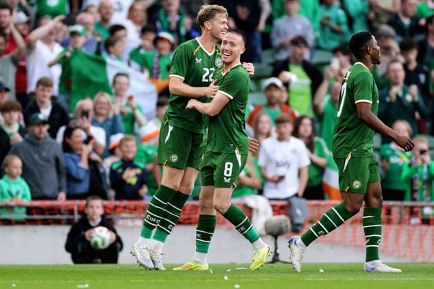 International Friendly, Länderspiel, Nationalmannschaft Aviva Stadium, Dublin 28 5 2026 Republic of Ireland vs Qatar Ireland s Nathan Collins celebrates scoring a goal with Jack Moylan Nathan Collins celebrates scoring a goal with Jack Moylan 28 5 2026  Copyright: x INPHO LaszloxGeczox LG_28-05-2026_009196