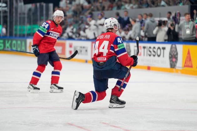FRIBOURG, SWITZERLAND MAY 28 Tinus Luc Koblar of Norway R open the scores and celebrates during the 2026 IIHF Ice Hockey World Championship Switzerland game between Norway and Latvia at BCF Arena on May 28, 2026 in Fribourg, Fribourg Fribourg BCF Arena Fribourg Switzerland Copyright: xJustPictures.ch JarixPestelaccix jp-en-EuSpIm-JP6_JAR_Norway_Latvia_28May2026_00053